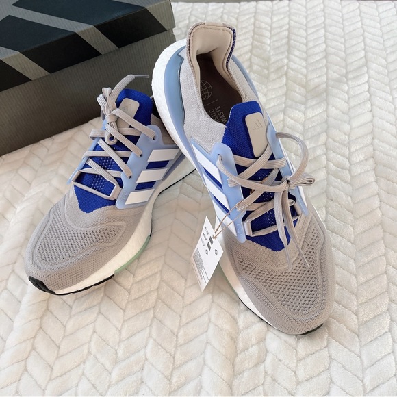 Men's Adidas Ultraboost 22 Running Shoes - Picture 10 of 14